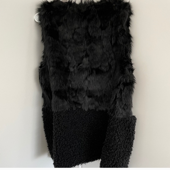 HINGE FAUX FUR SHEARLING VEST - Picture 2 of 2